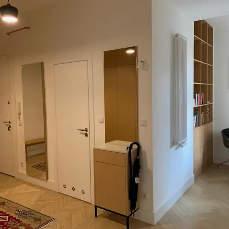 Utulny Moderni Byt Διαμέρισμα *